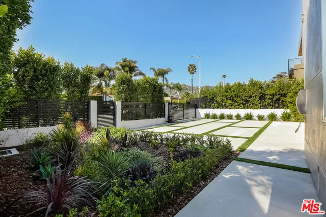 $14,000 | 912 North Crescent Heights Boulevard, Los Angeles, CA 90046