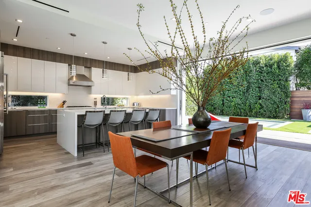 $14,000 | 912 North Crescent Heights Boulevard, Los Angeles, CA 90046