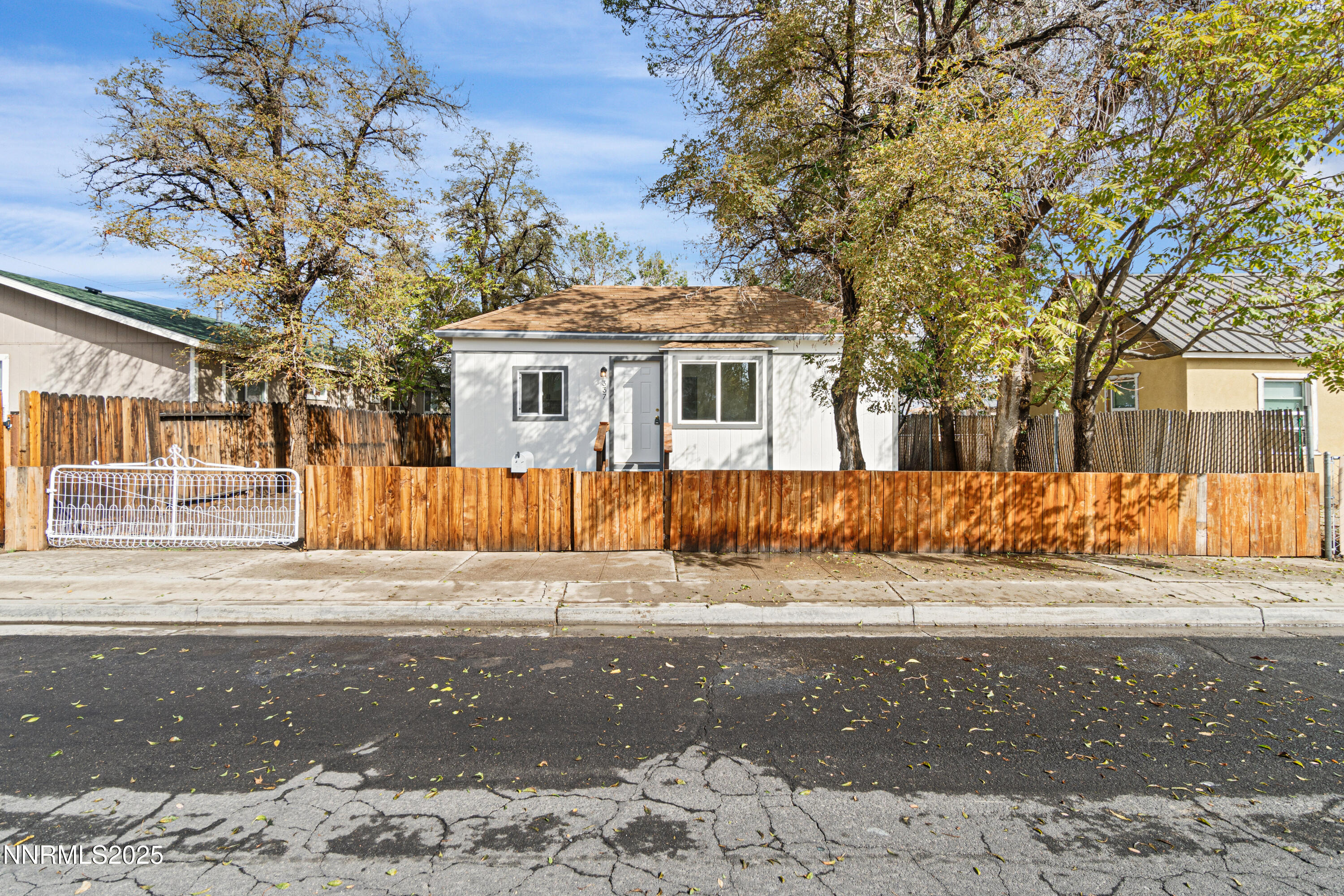 337 Court Street Fallon, NV 89406 - Photo 2 of 21 DSC06905