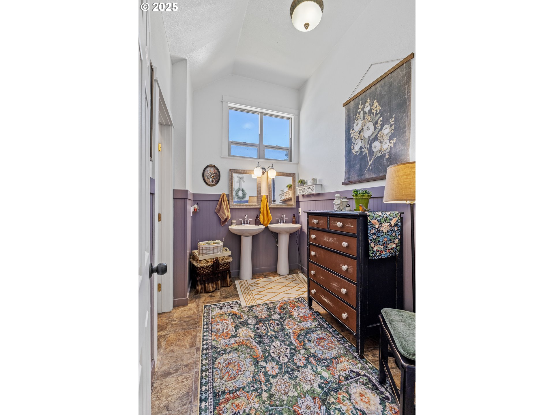 1753 20th Street Myrtle Point, OR 97458 - Photo 29 of 44 a living room with furniture and a window