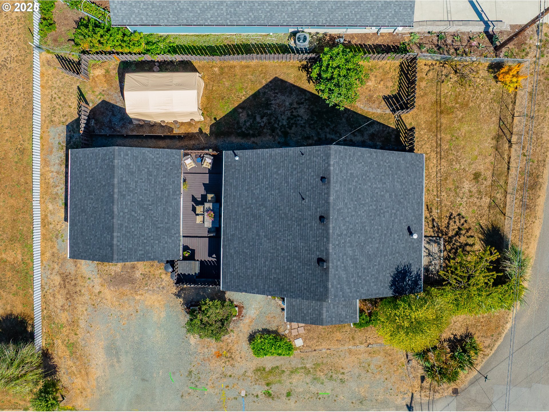 1753 20th Street Myrtle Point, OR 97458 - Photo 37 of 44 a side view of a house