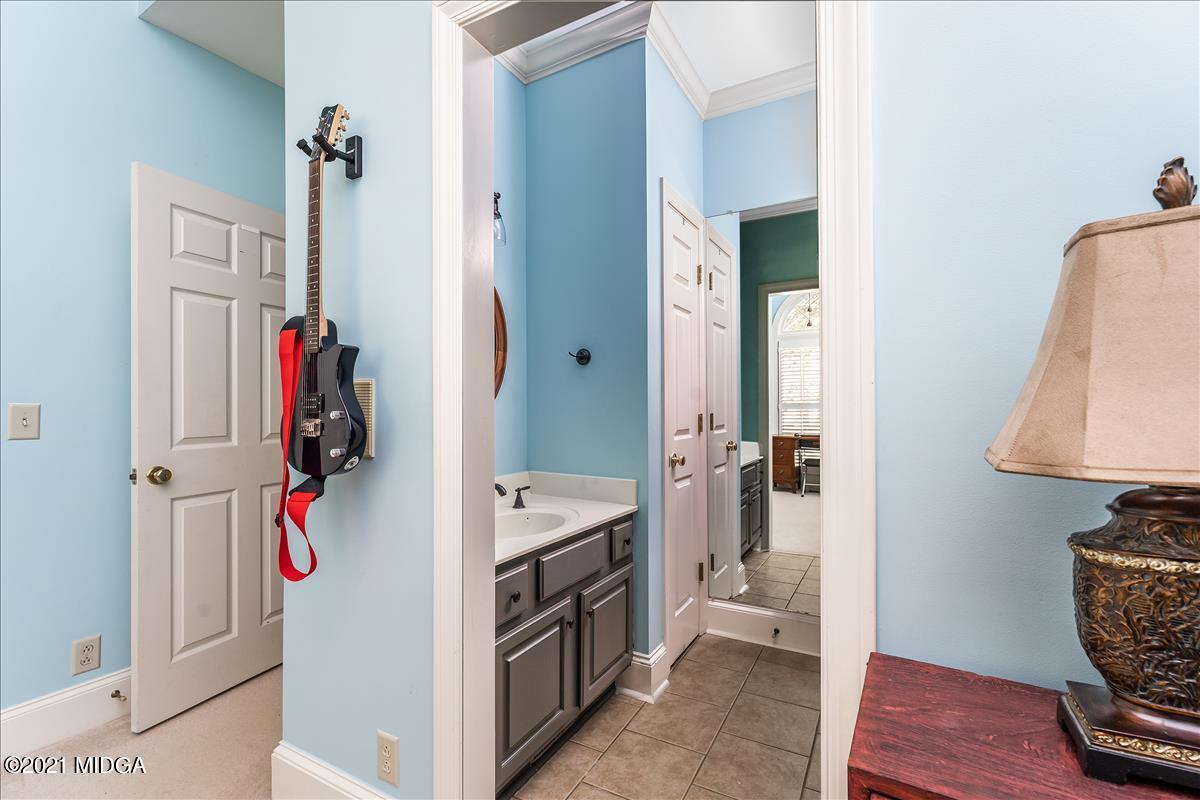 135 Rivoli Ridge Drive Macon, GA 31210 - Photo 22 of 46 a view of walk in closet