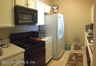 10550 Baymeadows Road, Unit 727 Jacksonville, FL 32256 - Photo 4 of 12 kitchen
