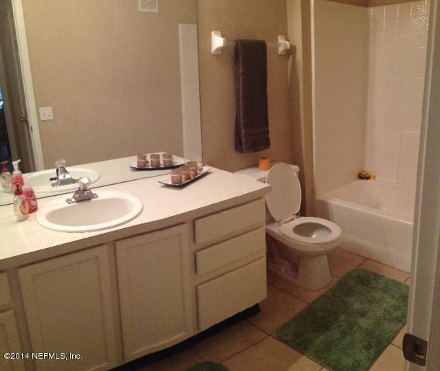 10550 Baymeadows Road, Unit 727 Jacksonville, FL 32256 - Photo 7 of 12 hall bath