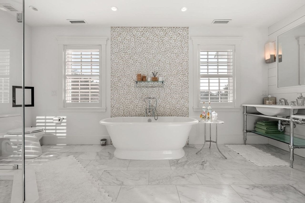 34 Brewster Road Nantucket, MA 02554 - Photo 14 of 37