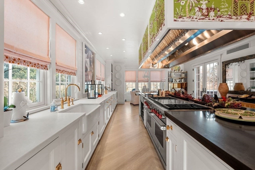 34 Brewster Road Nantucket, MA 02554 - Photo 7 of 37