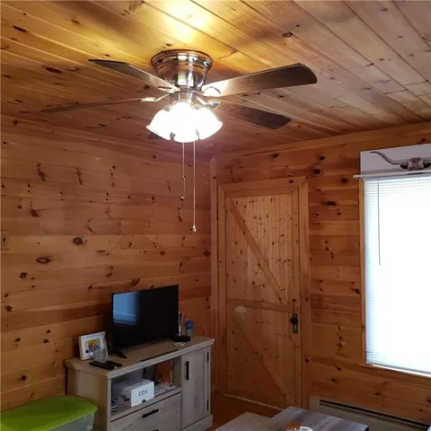 $1,800 | 120 Mill Street, Tiverton, RI 02878