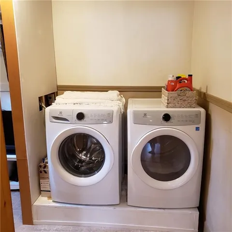 $1,800 | 120 Mill Street, Tiverton, RI 02878