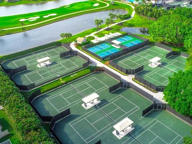 a view of a tennis court