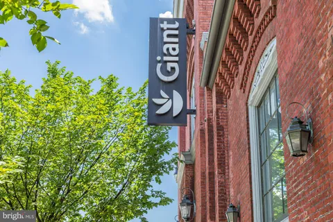 $385,000 | 933 N Street Northwest, Unit 204, Washington, DC 20001