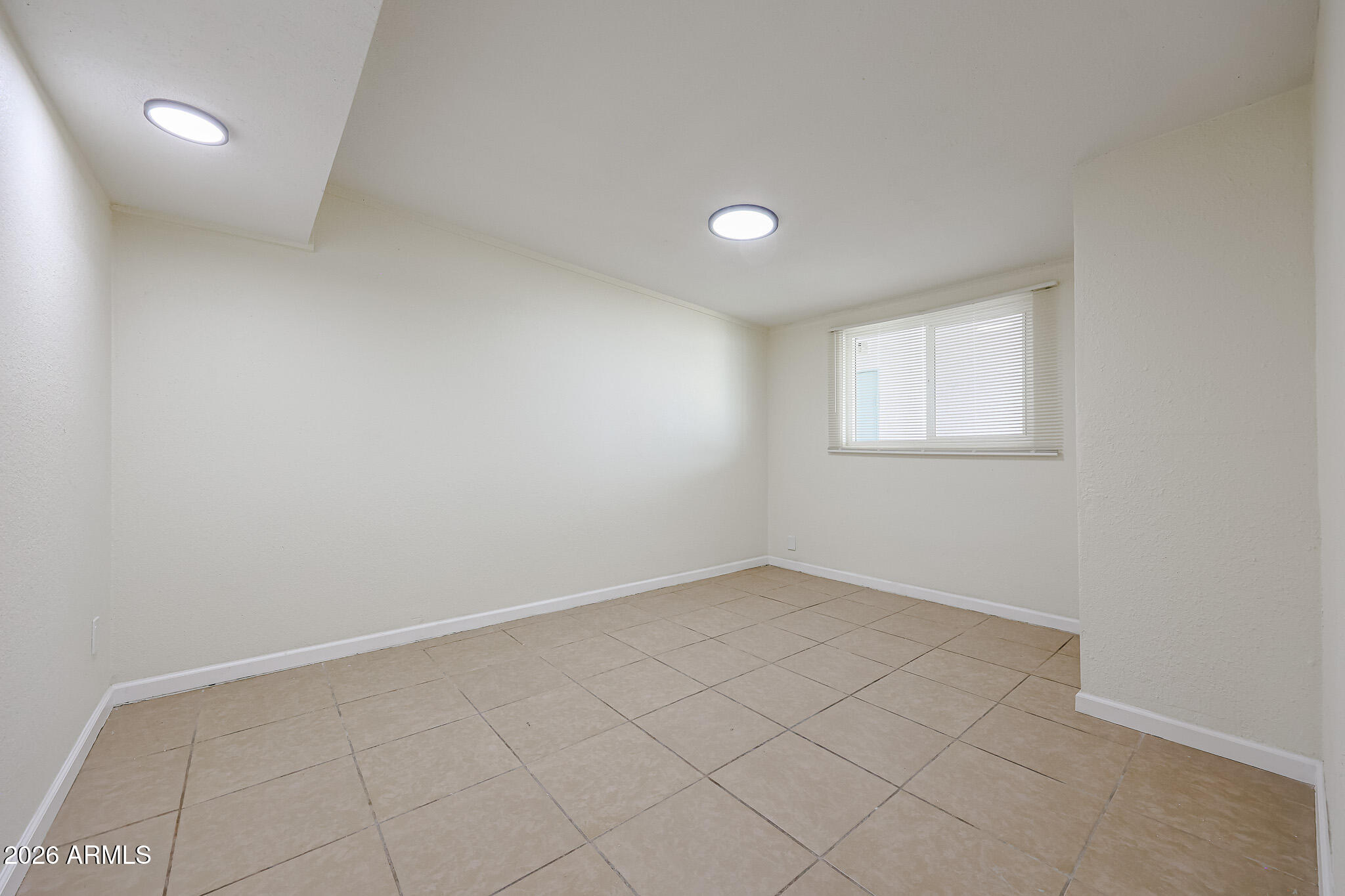 3951 West Monte Vista Road Phoenix, AZ 85009 - Photo 17 of 28 B (19)