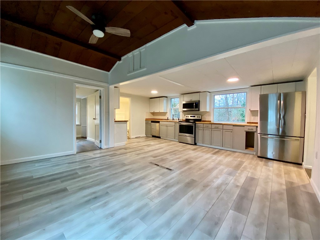 28 Echo Road Glocester, RI 02814 - Photo 6 of 19