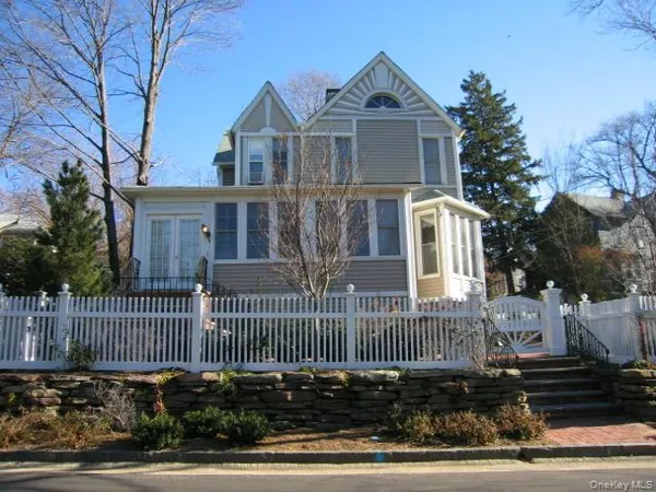 $1,300,000 | 51 Park Place, Sea Cliff, NY 11579