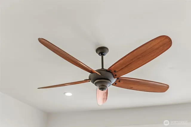 $349,900 | 932 South Nevada Drive, Longview, WA 98632