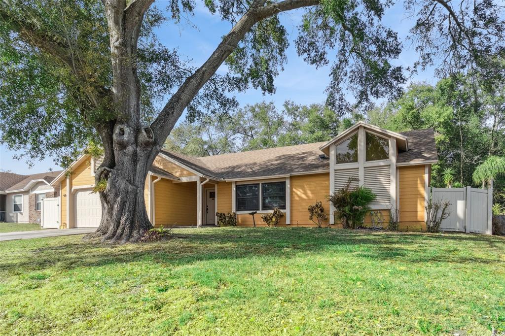 6815 Crescent Ridge Road Orlando, FL 32810 - Photo 2 of 43