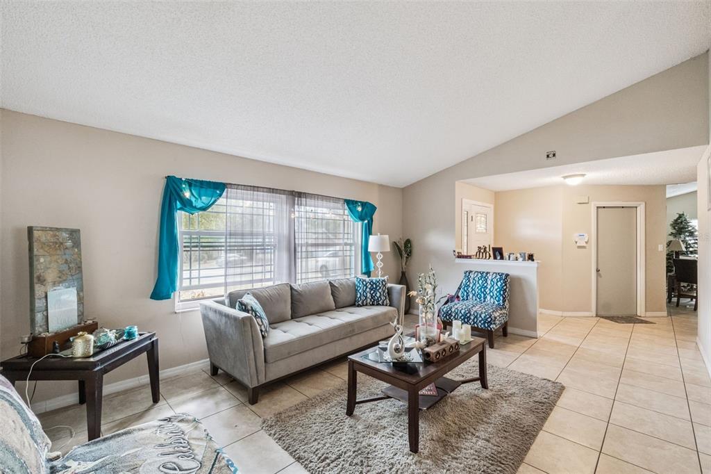 6815 Crescent Ridge Road Orlando, FL 32810 - Photo 4 of 43