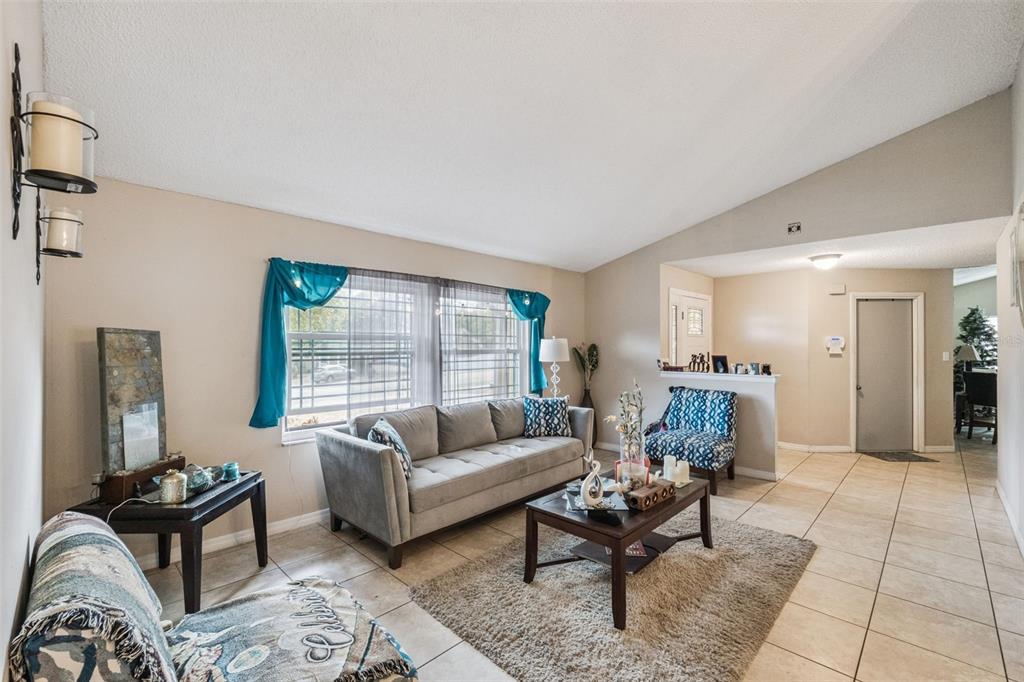 6815 Crescent Ridge Road Orlando, FL 32810 - Photo 5 of 43