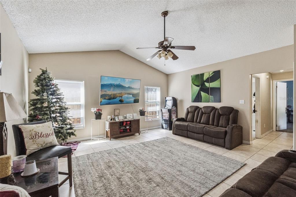 6815 Crescent Ridge Road Orlando, FL 32810 - Photo 7 of 43