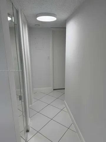 $2,500 | 9520 Southwest 8th Street, Unit 109, Miami, FL 33174