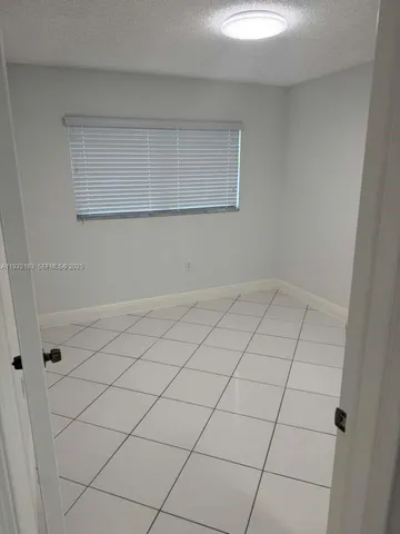 $2,500 | 9520 Southwest 8th Street, Unit 109, Miami, FL 33174