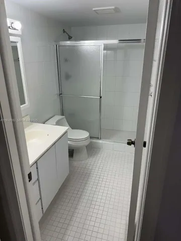 $2,500 | 9520 Southwest 8th Street, Unit 109, Miami, FL 33174