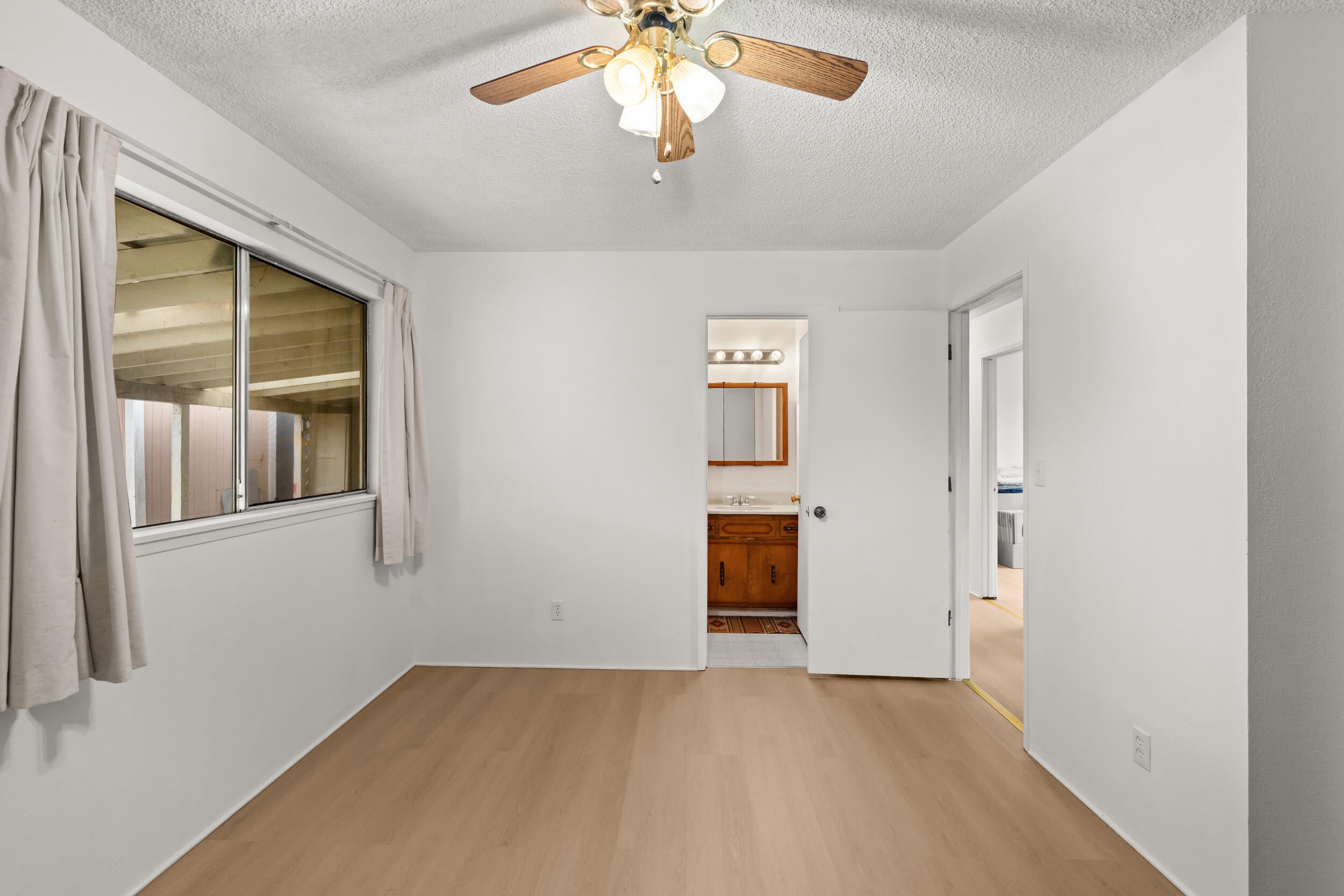 2744 Merriman Road Medford, OR 97501 - Photo 18 of 21 2744 merriman rd, medford-18