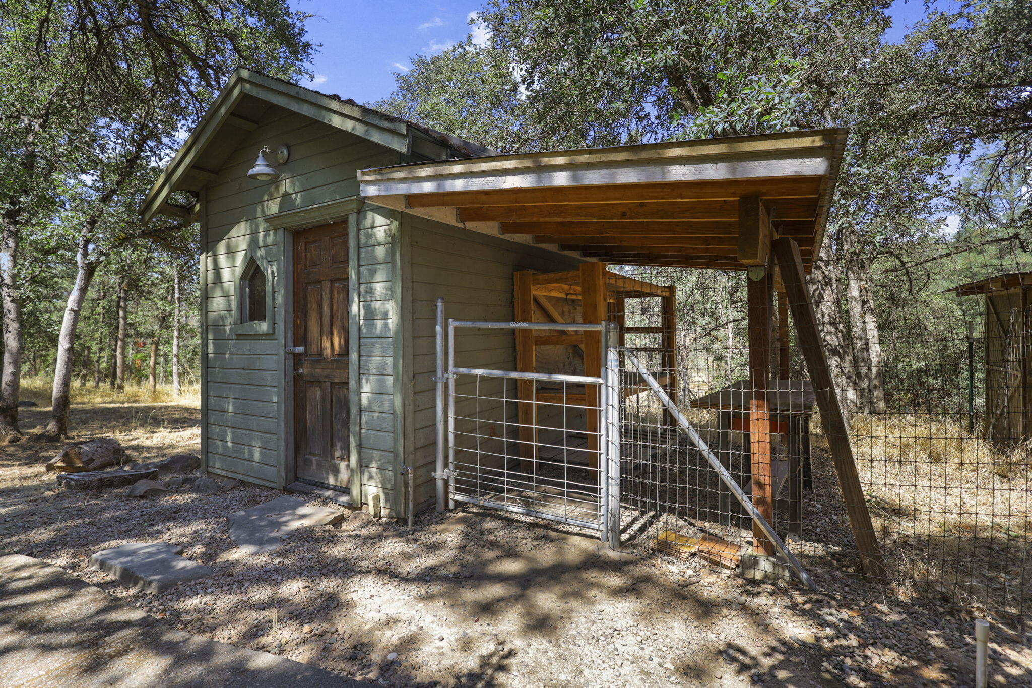 15745 Montgomery Ranch Road Redding, CA 96001 - Photo 56 of 60 Tool shed/chicken coop