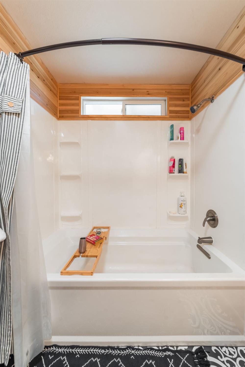 5341 Edelweiss Way Pollock Pines, CA 95726 - Photo 21 of 48 Relax in the Soaking Tub