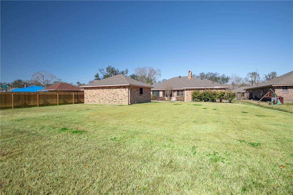 304 Devon Road Laplace, LA 70068 - Photo 3 of 7 Gallery Image 3