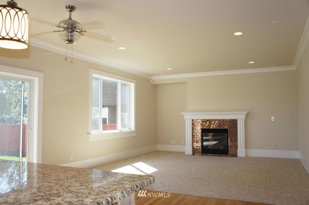 3927 Northeast 21st Street Renton, WA 98056 - Photo 8 of 20