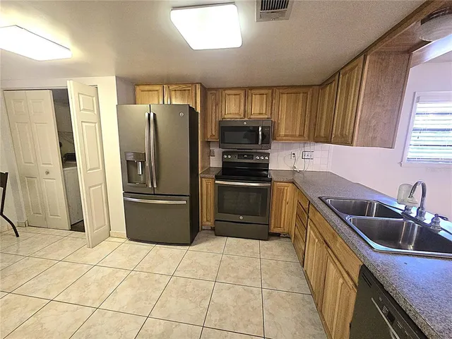 $209,000 | 2009 Cedar Run Drive, Plant City, FL 33563