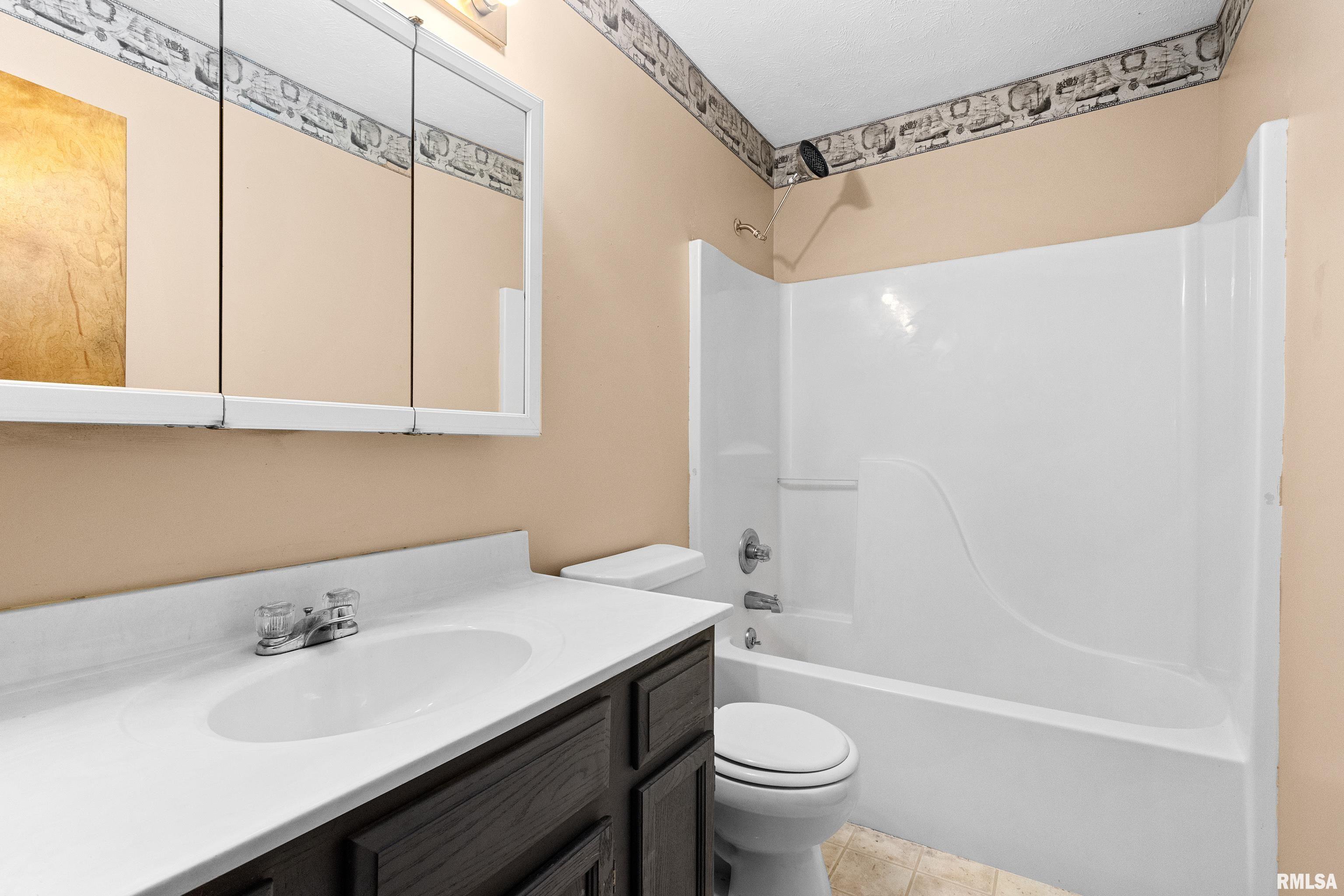 12 Greenbriar Road Mackinaw, IL 61755 - Photo 23 of 36