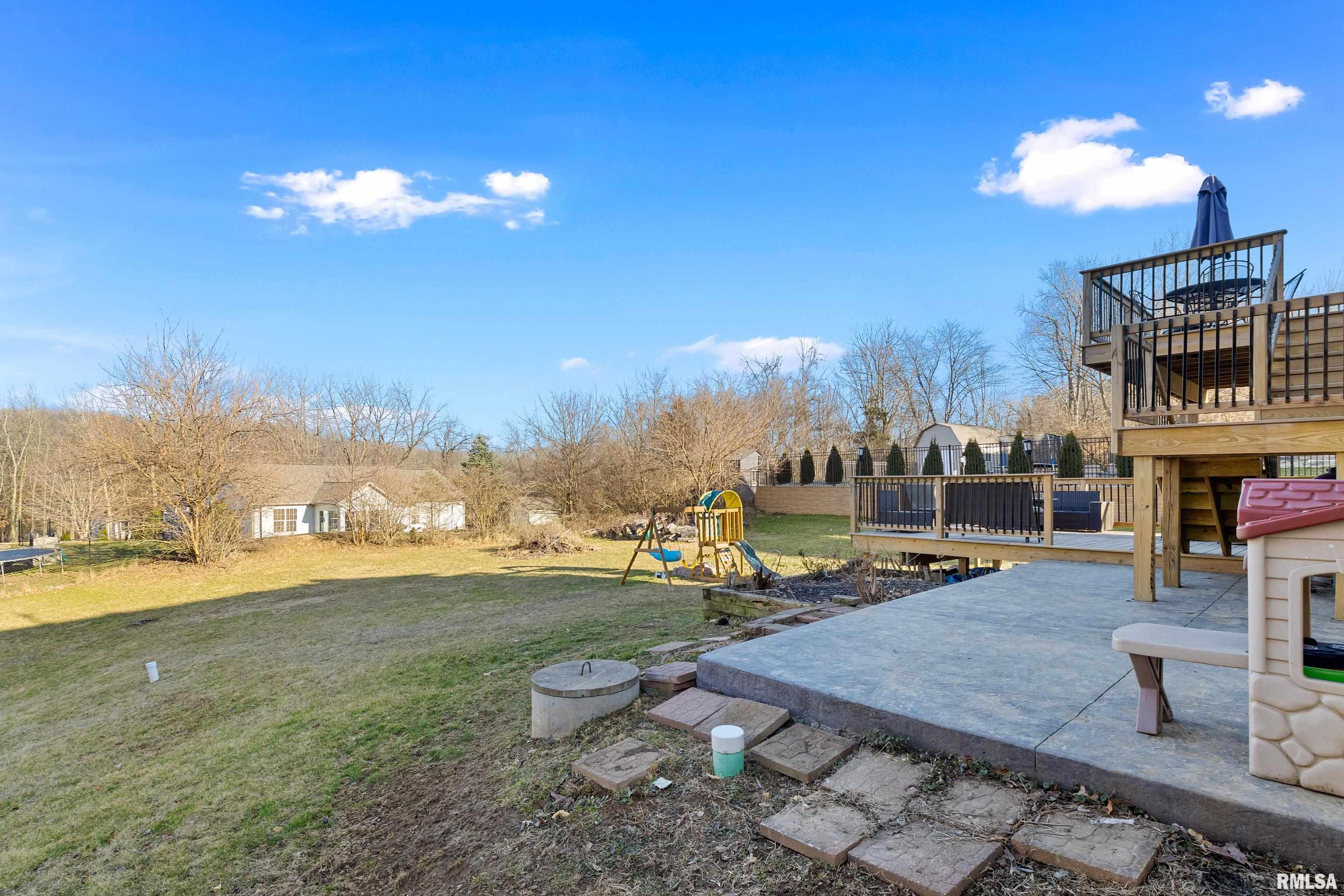 12 Greenbriar Road Mackinaw, IL 61755 - Photo 4 of 36