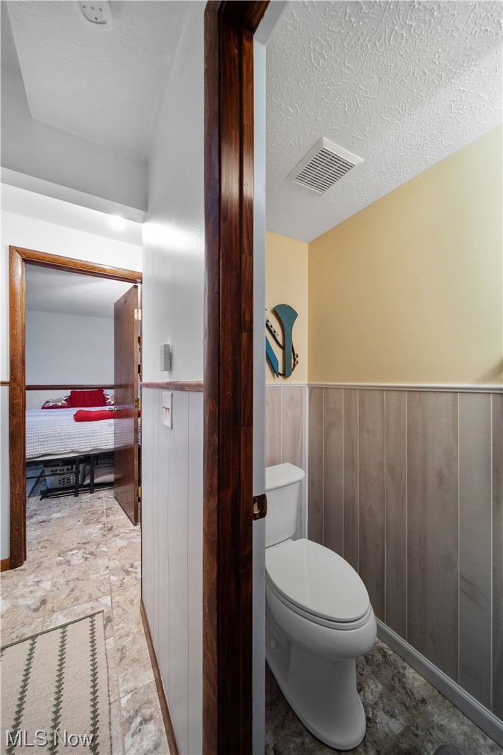 27909 Knickerbocker Road Bay Village, OH 44140 - Photo 19 of 35 Lower-Level Hal-Bath!