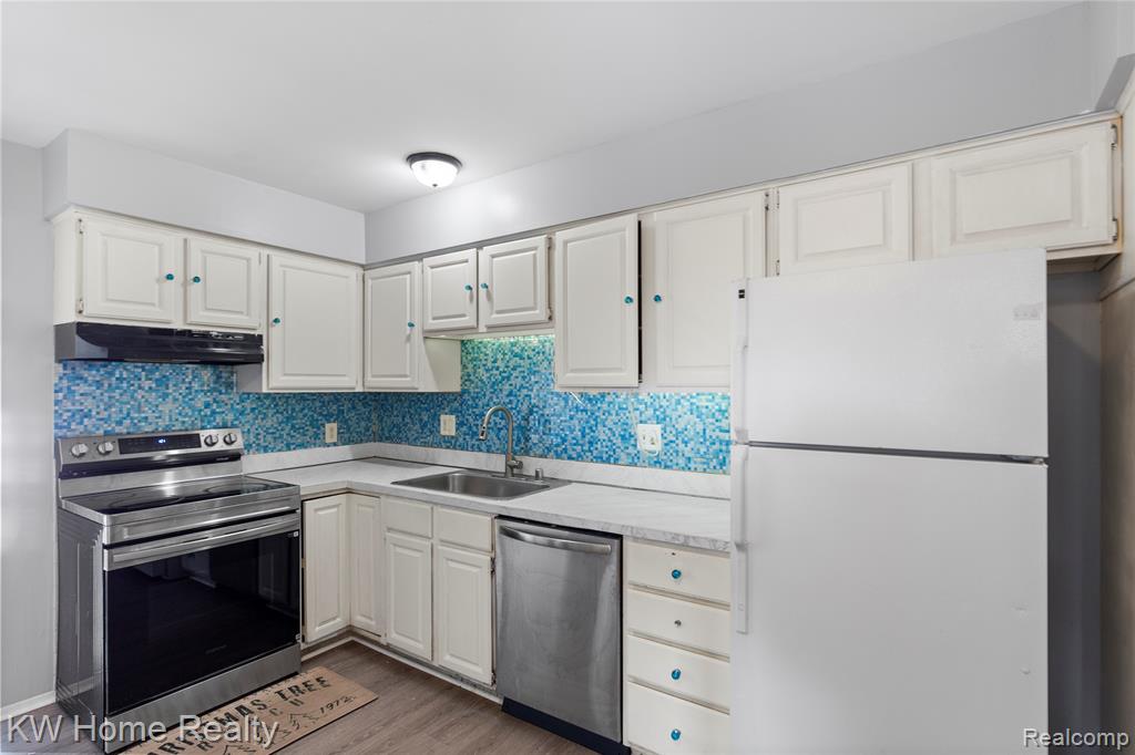 515 Tennyson Rochester Hills, MI 48307 - Photo 10 of 28 Gallery Image 10
