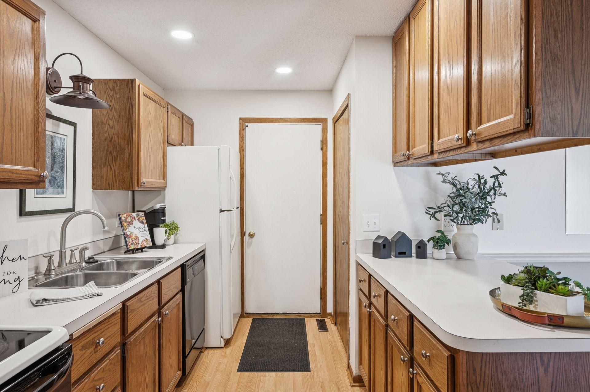 14230 44th Place North, Unit 2 Plymouth, MN 55446 - Photo 11 of 40