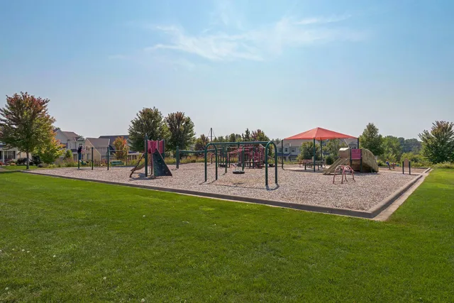 $210,000 | 14230 44th Place North, Unit 2, Plymouth, MN 55446