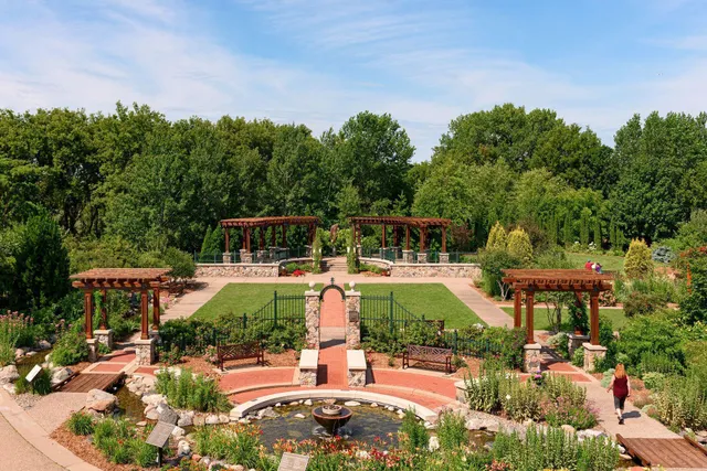 $210,000 | 14230 44th Place North, Unit 2, Plymouth, MN 55446