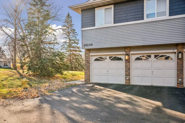 $210,000 | 14230 44th Place North, Unit 2, Plymouth, MN 55446