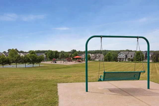 $210,000 | 14230 44th Place North, Unit 2, Plymouth, MN 55446