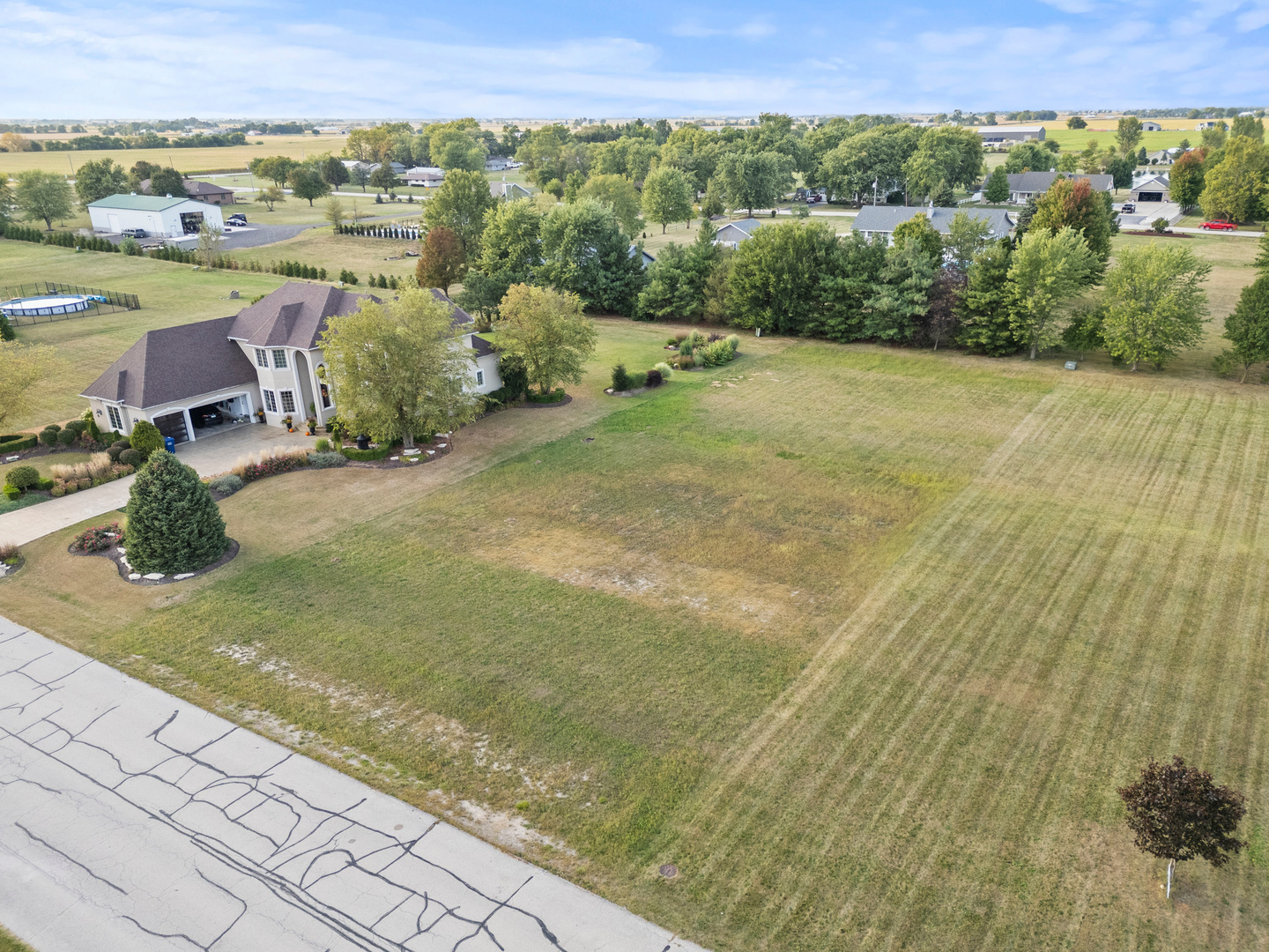 2813 Ninovan Lane Minooka, IL 60447 - Photo 2 of 6 a view of a city