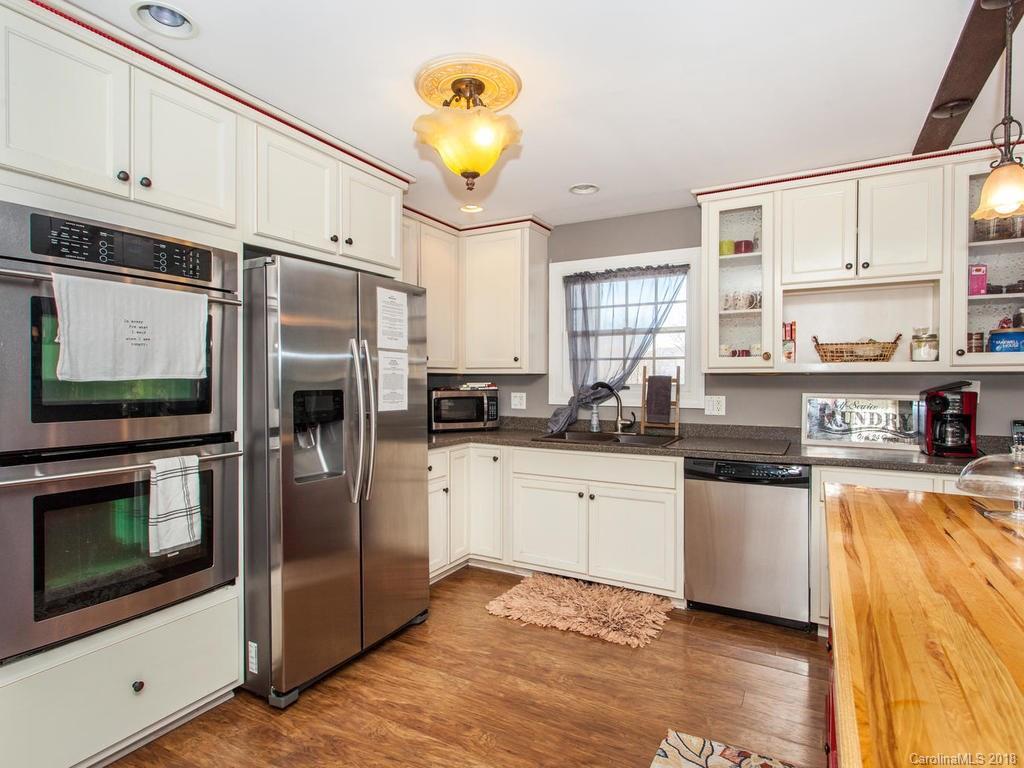 1895 Camp Branch Road Waynesville, NC 28786 - Photo 6 of 35 Gallery Image 6