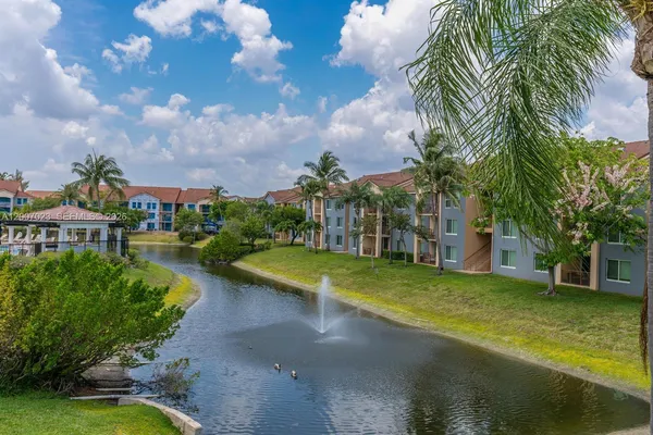 $1,950 | 120 Villa Circle, Unit 120, Boynton Beach, FL 33435
