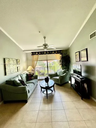 $1,950 | 120 Villa Circle, Unit 120, Boynton Beach, FL 33435
