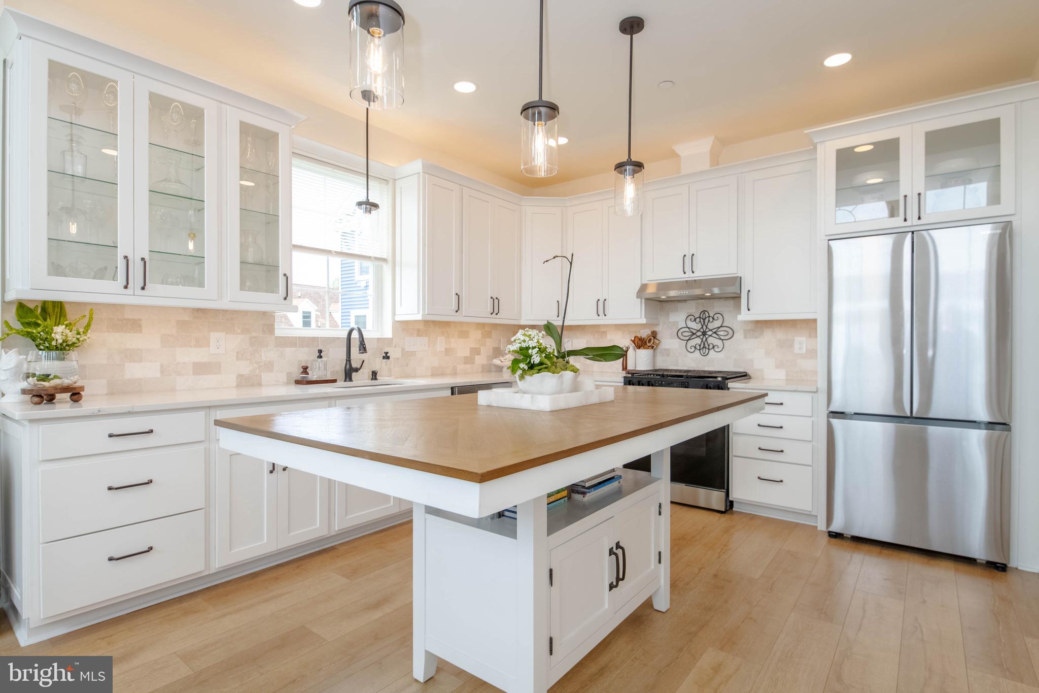 1117 Chester Road Middle River, MD 21220 - Photo 22 of 56 Kitchen with island