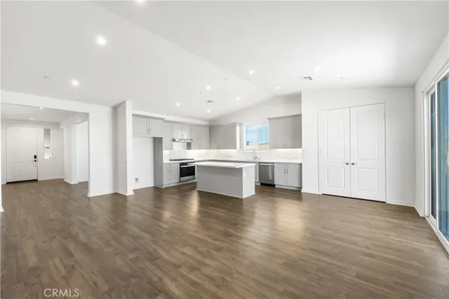 $3,700 | 41846 Castello Lane, Quartz Hill, CA 93536