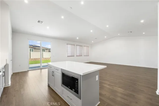 $3,700 | 41846 Castello Lane, Quartz Hill, CA 93536