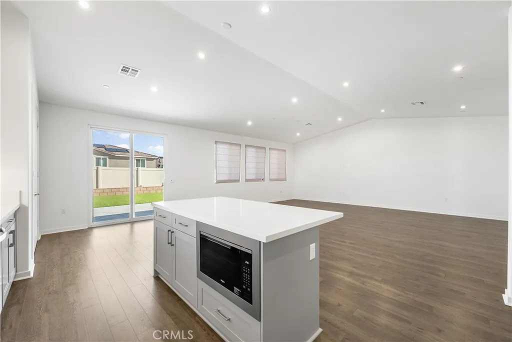 41846 Castello Lane Quartz Hill, CA 93536 - Photo 19 of 46