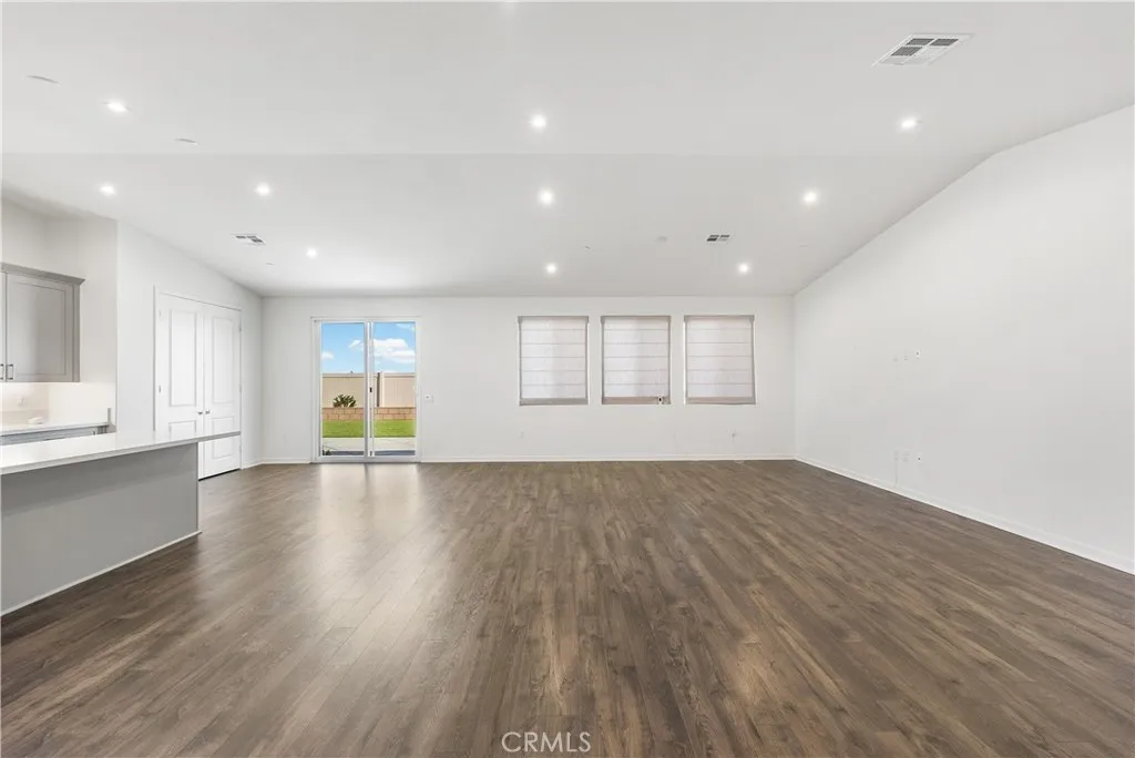 41846 Castello Lane Quartz Hill, CA 93536 - Photo 9 of 46