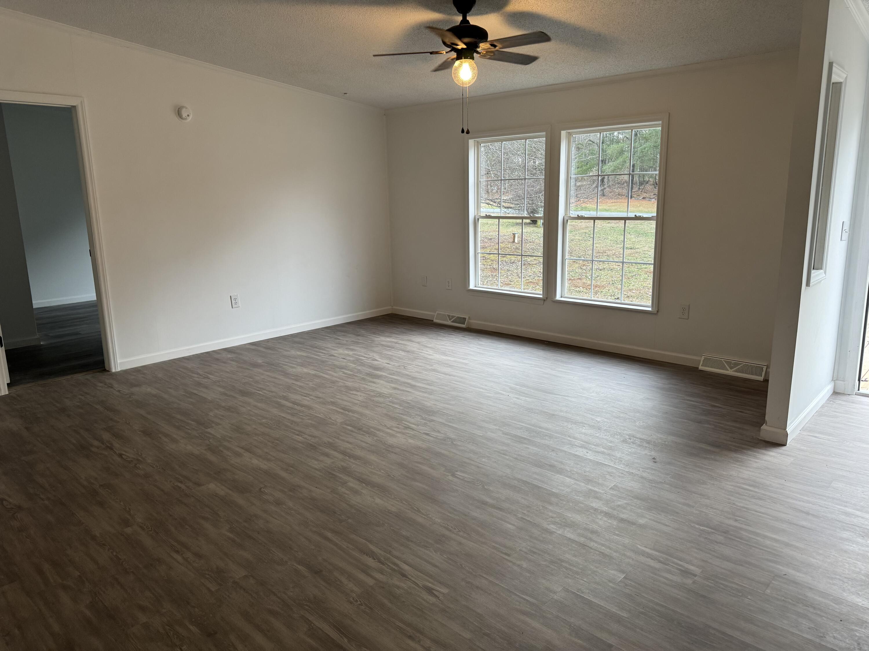 40 McDonald Road Wirtz, VA 24184 - Photo 3 of 26 Living Room
